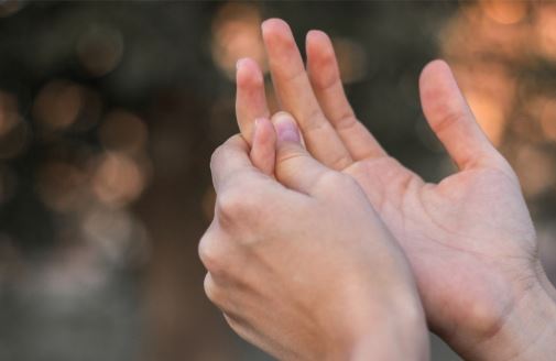 trigger-finger-thumb-pain3